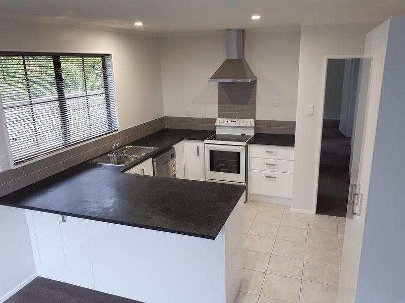 8 Adventure Drive, Whitby, Porirua - Carousel 1