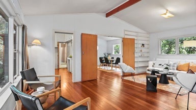 30 Tainui Road, Titirangi, Auckland - Carousel 1