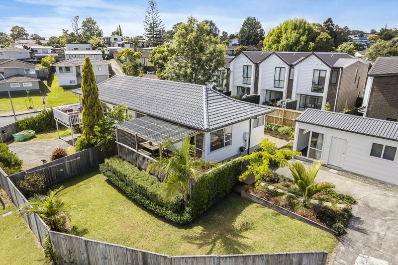 2/18 Flaxdale Street, Birkdale, Auckland - Carousel 2