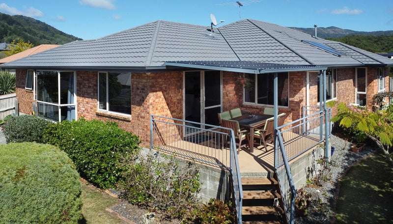 19 Ranui Street, Waikawa, Picton - Carousel 1