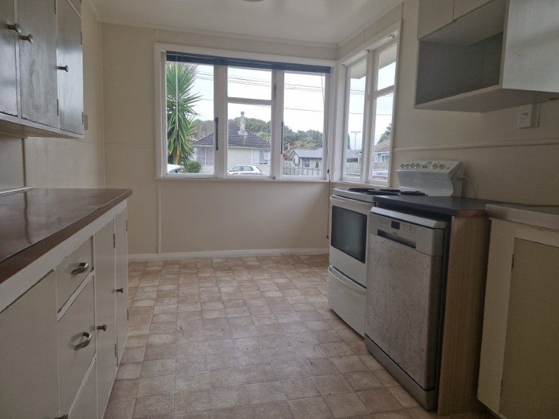 2/54 Lismore Street, Merrilands, New Plymouth - Carousel 2