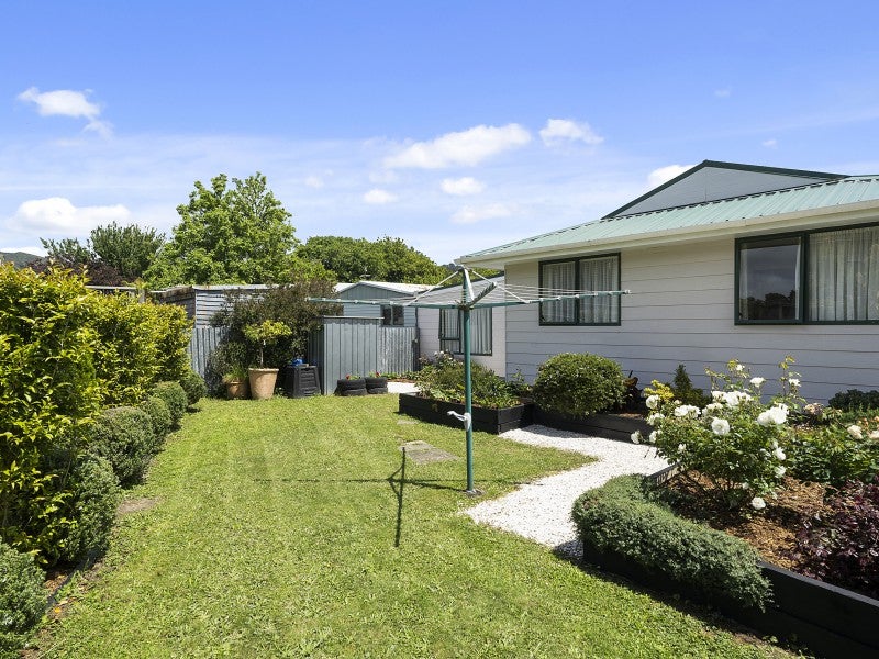 211A Stokes Valley RD, Stokes Valley, Lower Hutt - Carousel 1