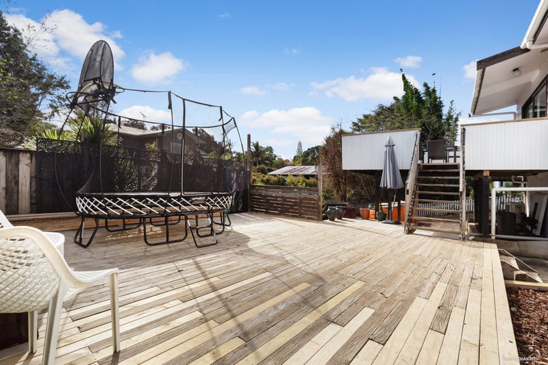 1/8 Fitzwilliam Drive, Torbay, Auckland - Carousel 2