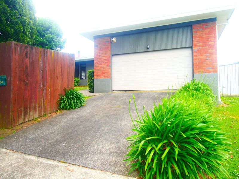 14 Kurnell Drive, Botany Downs, Auckland - Carousel 1