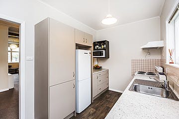 10 Retter Street, Paparangi, Wellington - Carousel 2