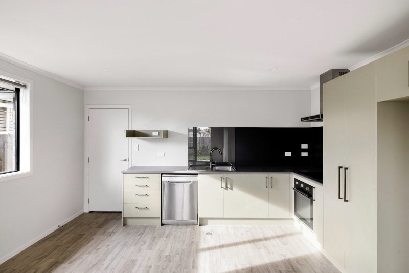 401B Peachgrove Road, Fairfield, Hamilton - Carousel 2