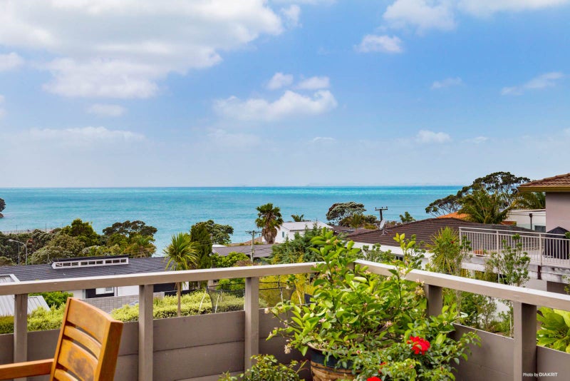 2/499 Beach Road, Murrays Bay, Auckland - Carousel 1