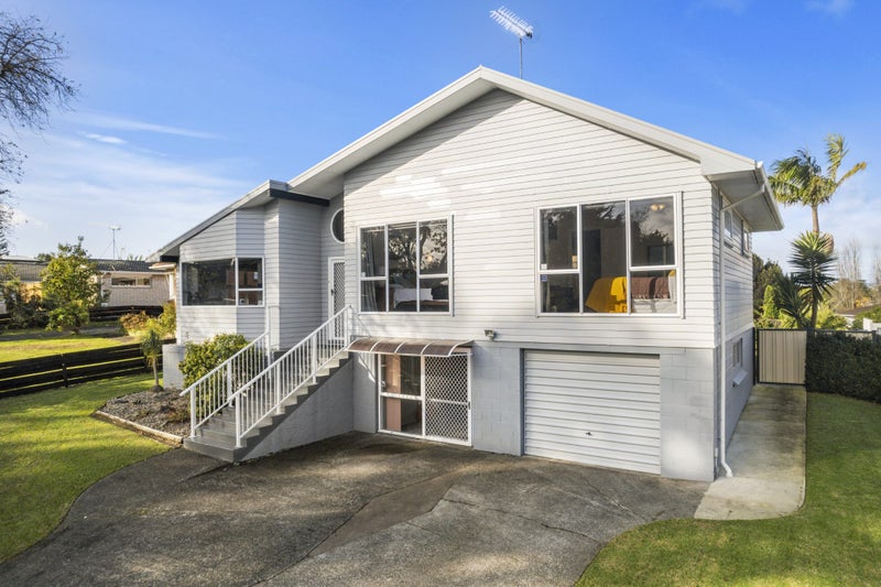 102 Gossamer Drive, Pakuranga Heights, Auckland - Carousel 2