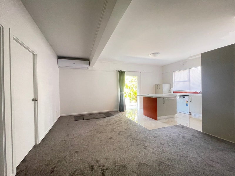 33 Aeroview Drive, Beach Haven, Auckland - Carousel 1