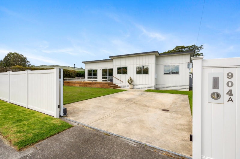 904A Harding Road, Camberley, Hastings - Carousel 1