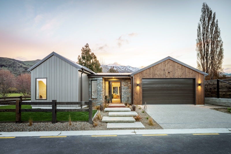 1 Kamana Rise, WANAKA - Carousel 1
