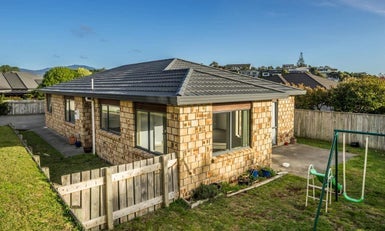 32 Harry Shaw Way, Raumati South, Paraparaumu - Carousel 1