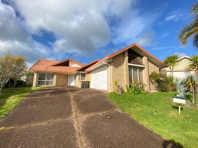 14 Caldbeck Rise, Northpark, Auckland - Carousel 1