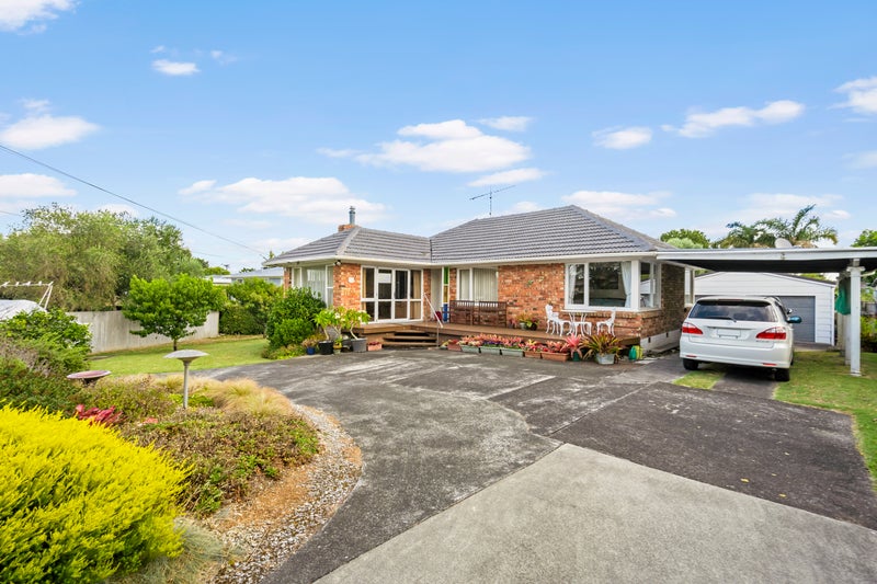 82 Tiraumea Drive, Pakuranga, Auckland - Carousel 1