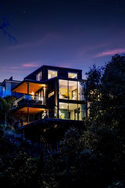 12A Baring Terrace, Strandon, New Plymouth - Carousel 1