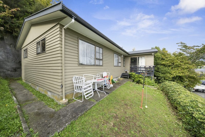 49 Thomas Street, Stokes Valley, Lower Hutt - Carousel 4