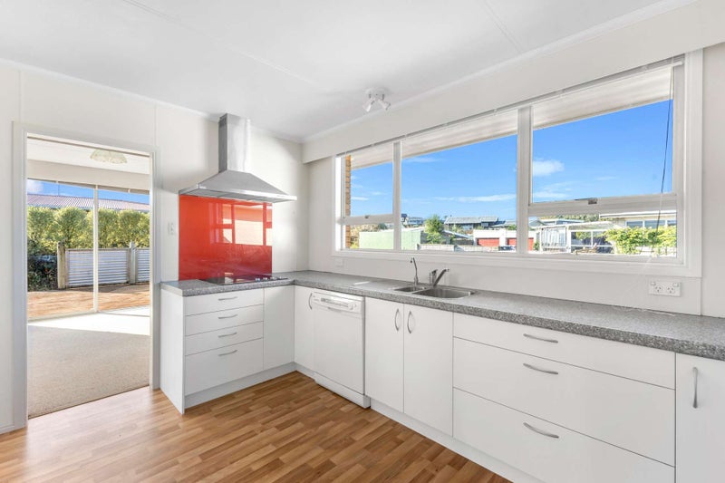 39 Nevada Drive, Merrilands, New Plymouth - Carousel 2