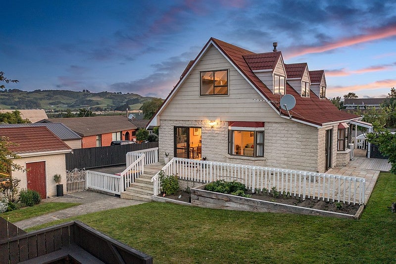 75 Walton Park Avenue, Fairfield, Dunedin - Carousel 1