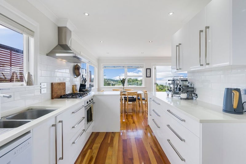16 Hadfield Street, Beach Haven, Auckland - Carousel 1