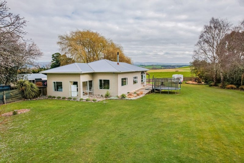 16 Round Hill Road, Reidston, Oamaru - Carousel 1