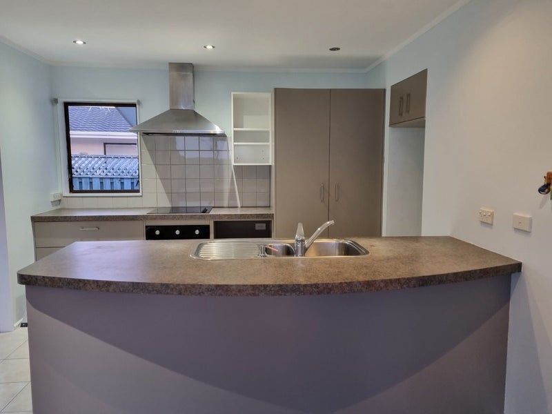 46 Bodmin Terrace, Camborne, Porirua - Carousel 2