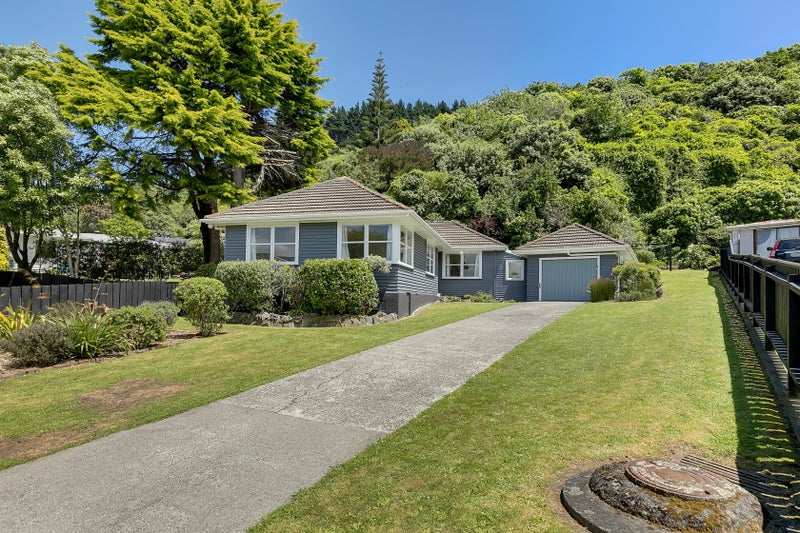 15 Forglen Place, Tawa, Wellington - Carousel 19