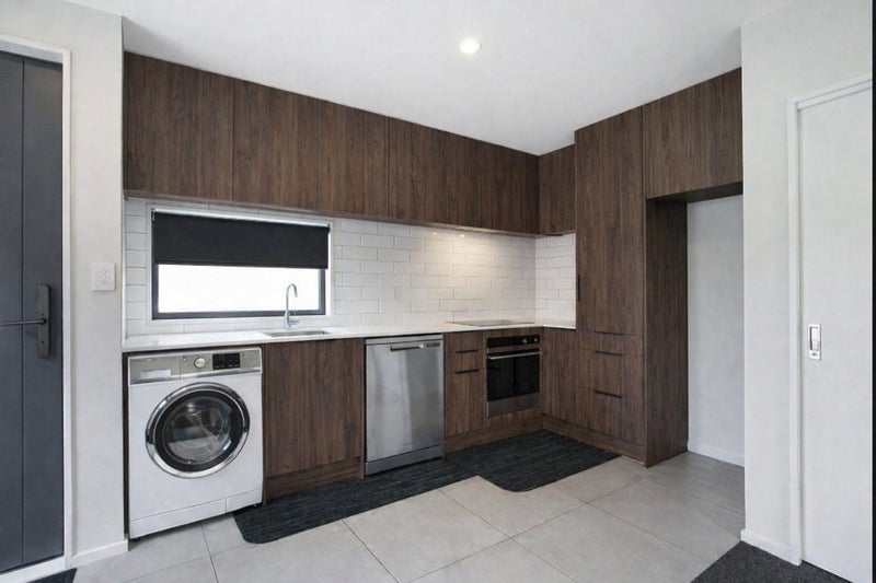2/135 Hills Road, Edgeware, Christchurch - Carousel 2