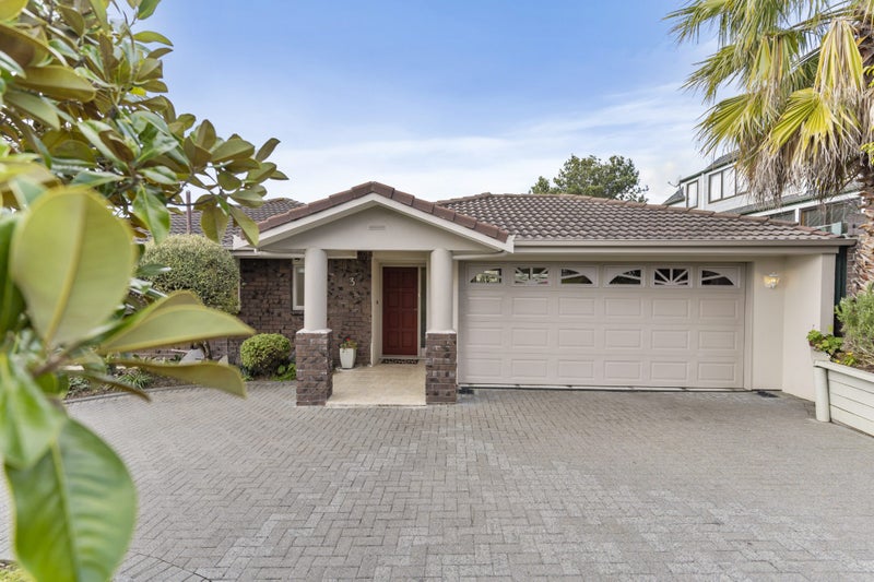 3 Kingussie Place, Highland Park, Auckland - Carousel 1