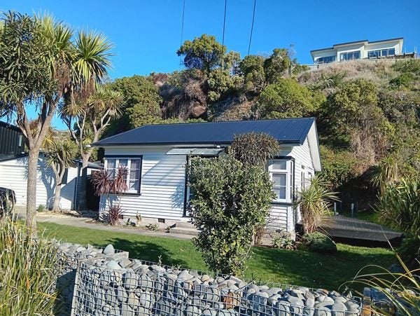 18 McCormacks Bay Road, Mount Pleasant, Christchurch - Carousel 1