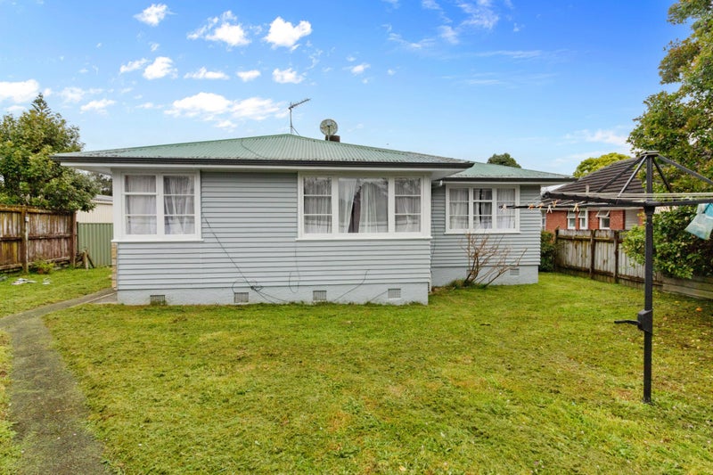 1 Tui Crescent, Manurewa, Auckland - Carousel 1