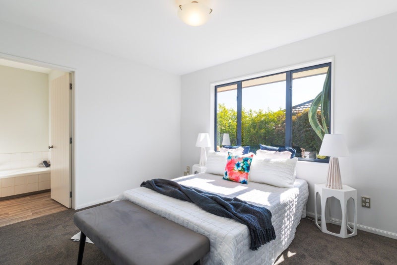 17 Ballymena Drive, Belfast, Christchurch - Carousel 2