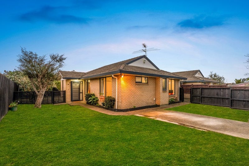 6 Clover Drive, Henderson, Auckland - Carousel 2