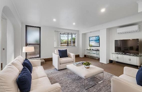 1/116 Bradbury Road, Botany Downs, Auckland - Carousel 1