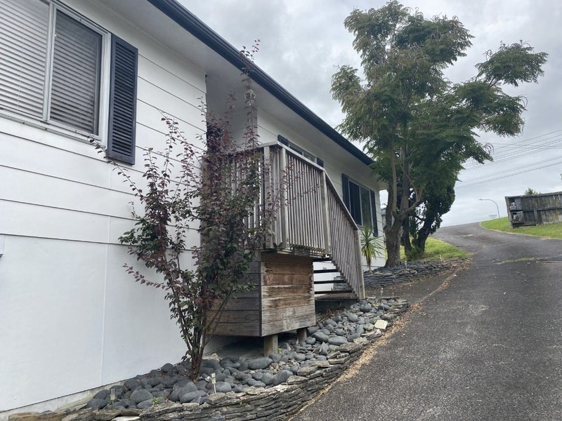 1/284 Sunset Road, Windsor Park, Auckland - Carousel 2