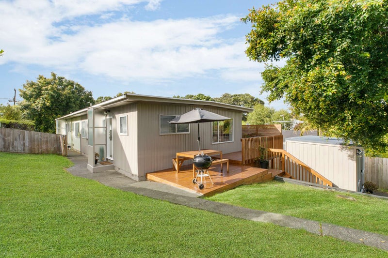1/7 Neptune Avenue, Beach Haven, Auckland - Carousel 1