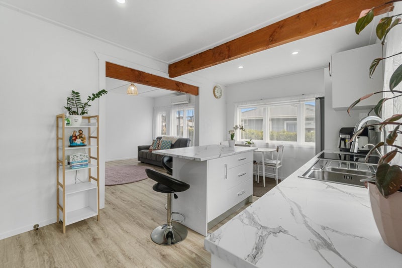 18A Walsh Street, Forest Lake, Hamilton - Carousel 1