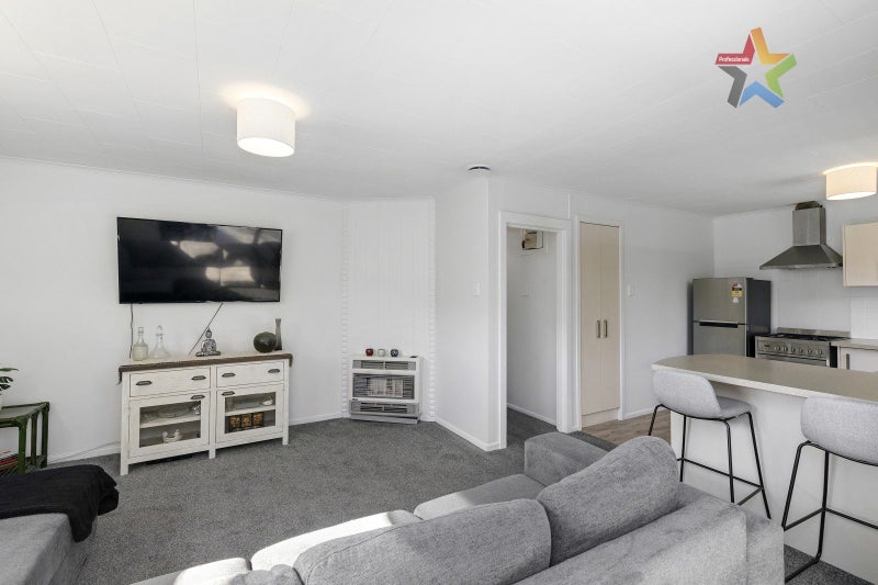 187A Major Drive, Kelson, Lower Hutt - Carousel 2