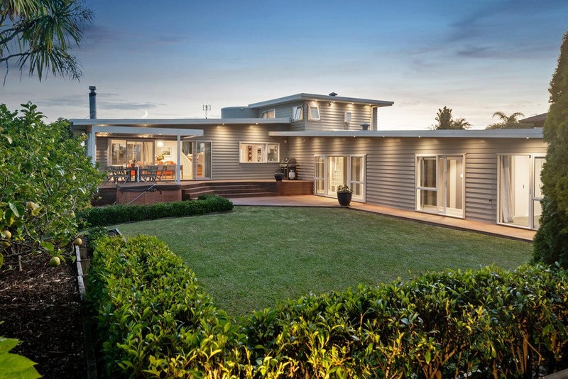 12 Oban Road, Browns Bay, Auckland - Carousel 1