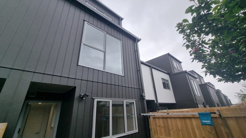 57 Ngae Place, Mangere East, Auckland - Carousel 11