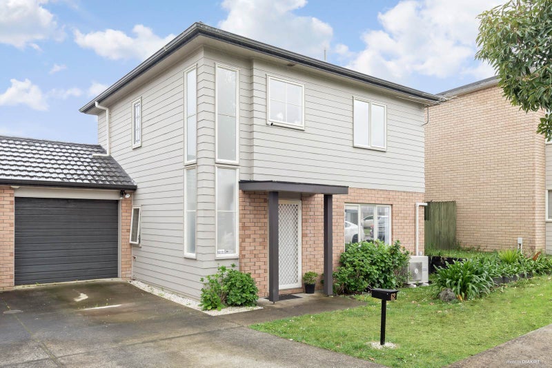 62 Brashier Circle, Sunnyvale, Auckland - Carousel 1