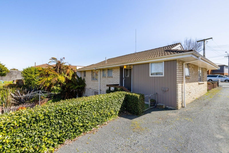 30 Normandy Avenue, Melville, Hamilton - Carousel 2