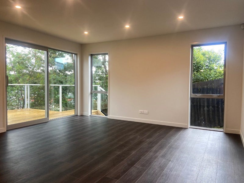 15 Argyle Road, Browns Bay, Auckland - Carousel 2