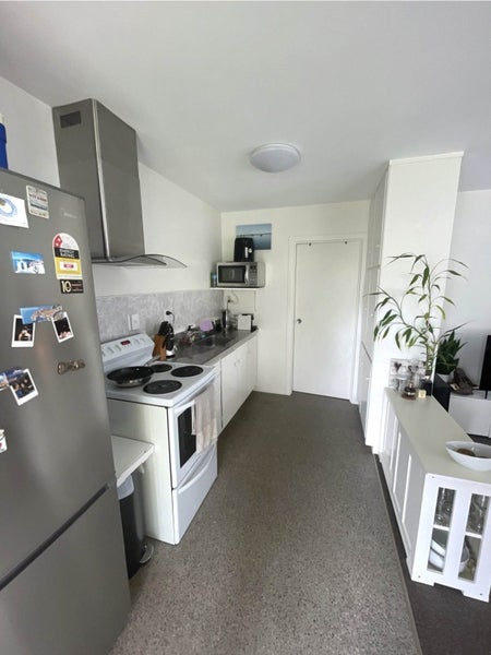 1/2 Abraham Place, St Johns, Auckland - Carousel 2