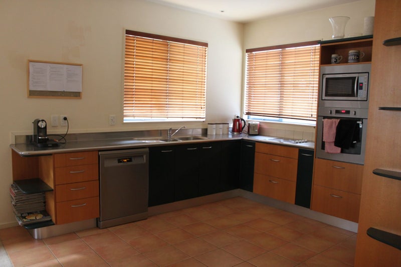 13A Seaside Avenue, Waterview, Auckland - Carousel 2