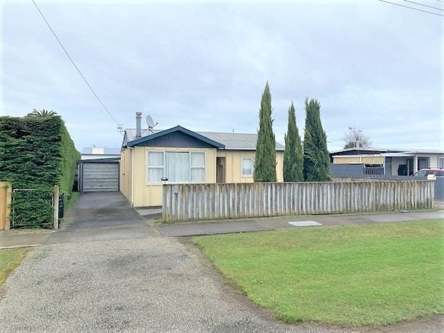 8A Edinburgh Terrace, Foxton Beach, Foxton - Carousel 1