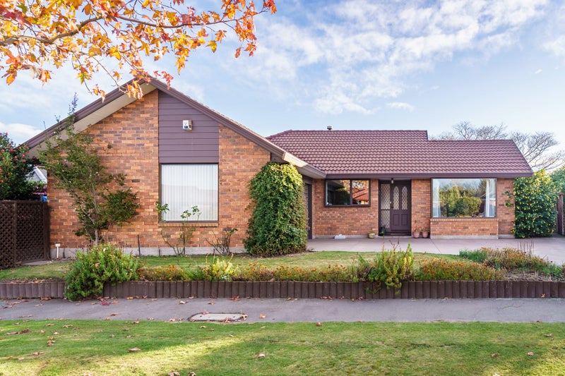 18 Kintyre Drive, Broomfield, Christchurch - Carousel 2