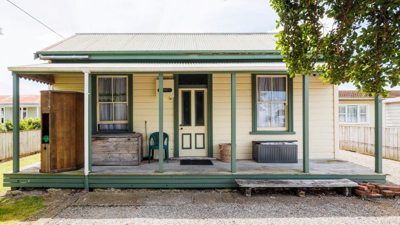 10 Ngaire Street, Longburn, Palmerston North - Carousel 1