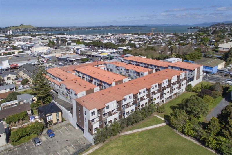 220/287 Onehunga Mall, Onehunga, Auckland - Carousel 1