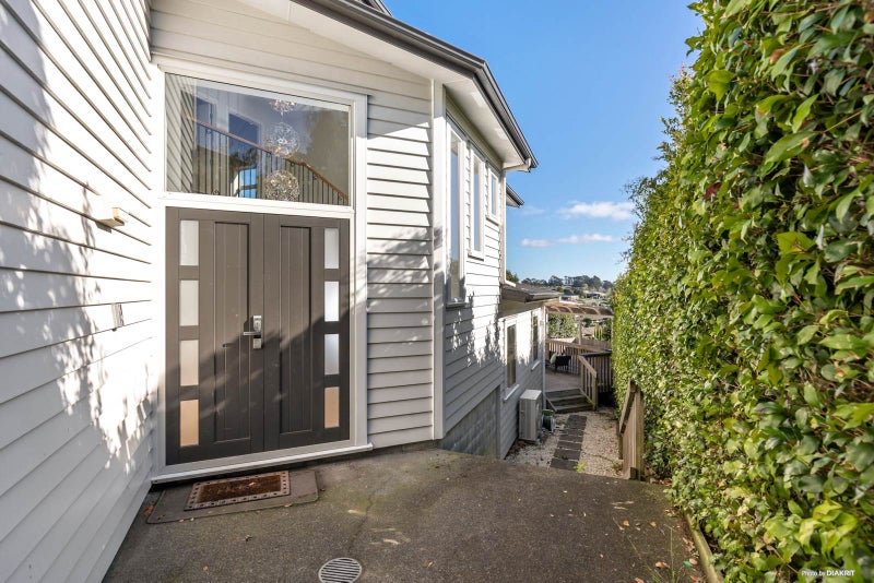 26A Sunset Road, Unsworth Heights, Auckland - Carousel 2