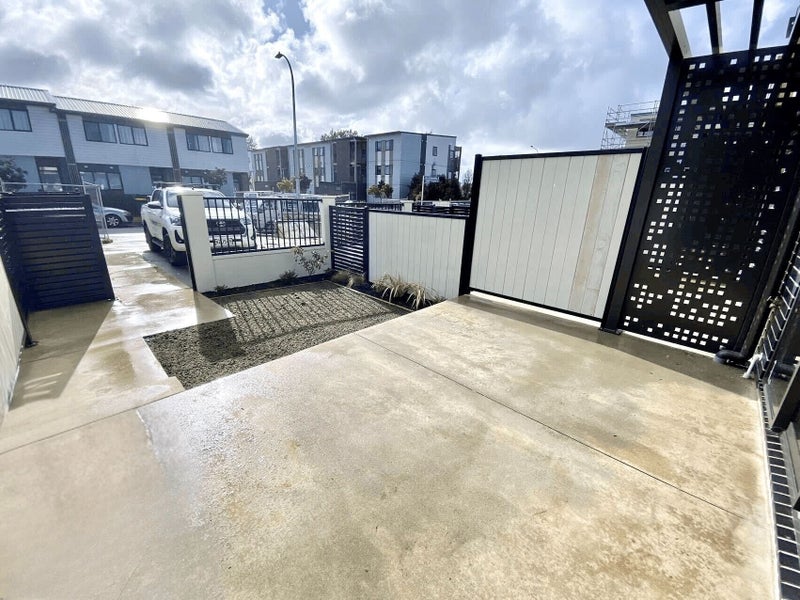 10 Cessna Crescent, Mangere, Auckland - Carousel 2
